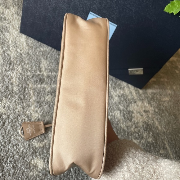 Prada Re-Edition 2005 Nylon Mini Bag - Picture 4 of 8